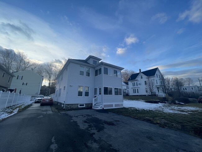 Building Photo - 290 Hilldale Ave