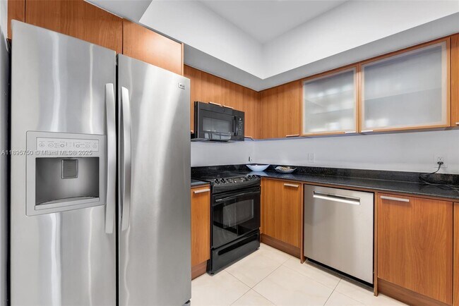 Foto del edificio - 16699 Collins Ave