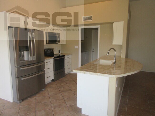 Building Photo - 8606 W Caribbean Ln