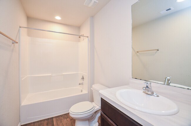 Building Photo - 5539 Kingston Crst Ln