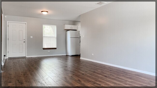 Foto del edificio - 1334 Mc Cameron Ave