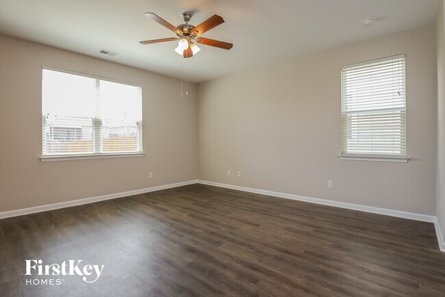 Foto del edificio - 9714 Fanning Basket Ln