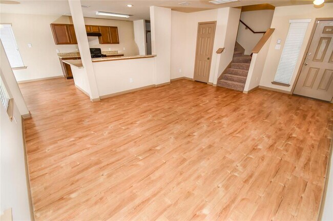 Foto del edificio - 5730 Long Arbor Ln
