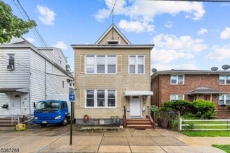 Building Photo - 105 Van Riper Ave