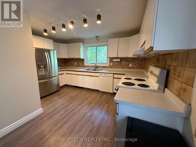 Photo du bâtiment - 122 Parkway Ave