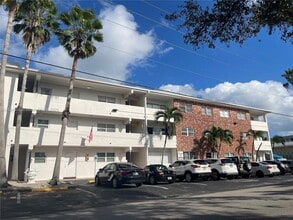 Building Photo - 941 NE 170th St