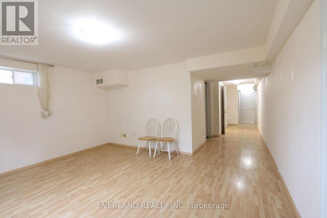 Photo du bâtiment - 49 Falling River Dr