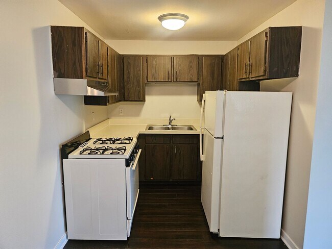 Foto del edificio - 1600 Light Road