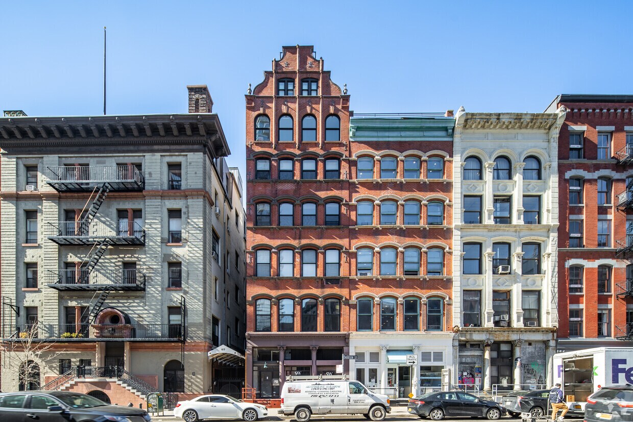 Primary Photo - 71 Hudson St