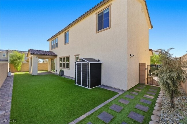 Foto del edificio - 10260 Western Pine Ave