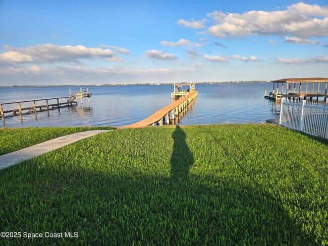 Foto del edificio - 0000 Pineapple Ave