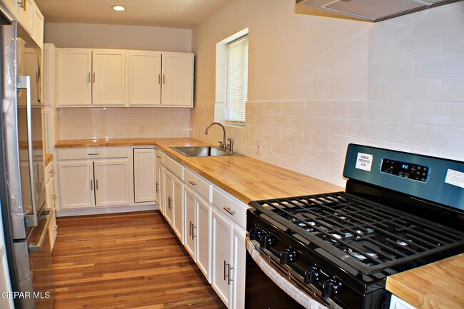 Foto del edificio - 1214 Stockwell Ln