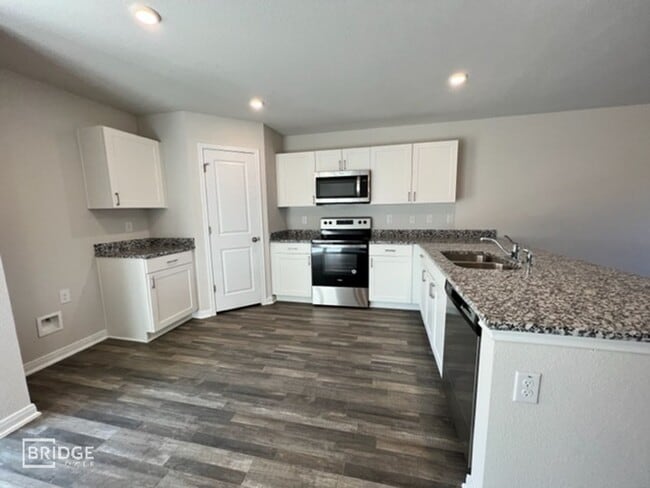 Building Photo - 17628 Cedar Crst Dr