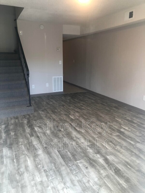 Foto del edificio - 1426 Niles Ferry Rd
