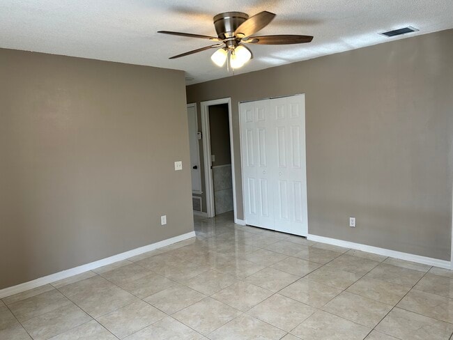 Building Photo - 342 S Wimbrow Dr