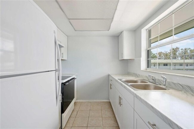 Building Photo - 1433 S Belcher Rd