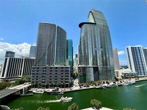 Building Photo - 475 Brickell Ave