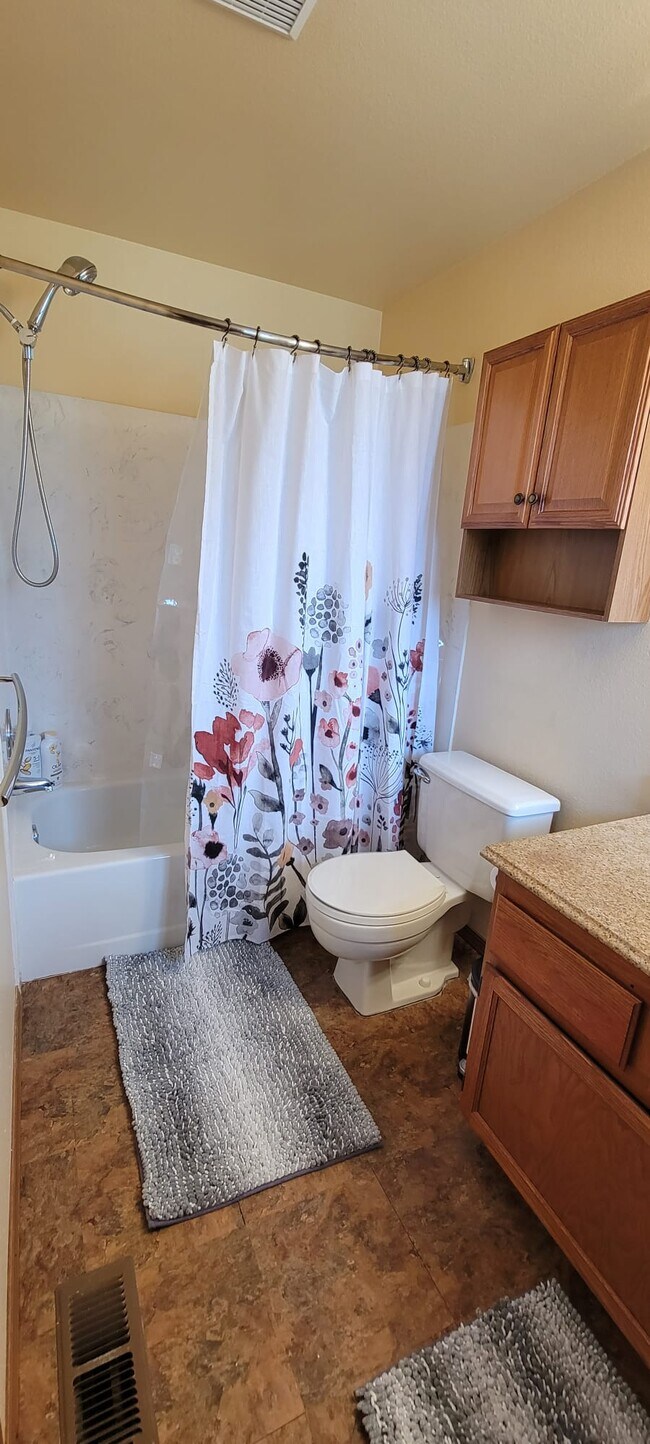 Foto del edificio - 19925 Wallingford Ave N