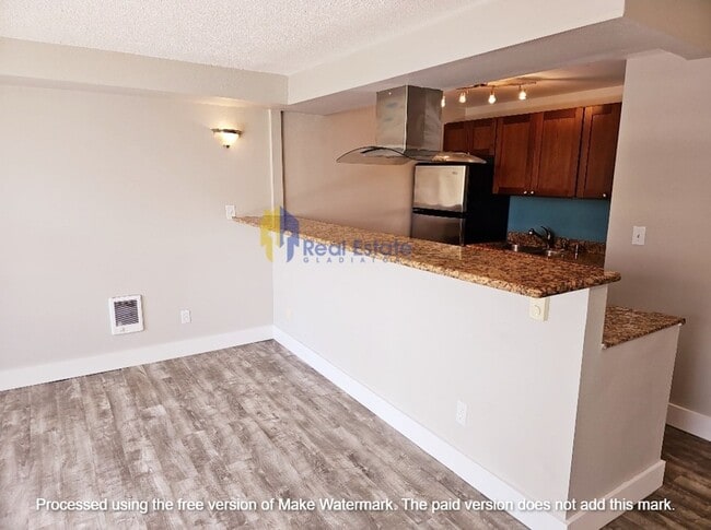 Building Photo - 1 Bed 1 Bath Condo Capitol Hill W/Secure P...