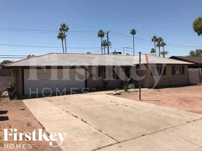 Primary Photo - 2049 E 3rd Dr