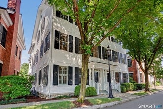 Building Photo - 16 Elmwood Drive