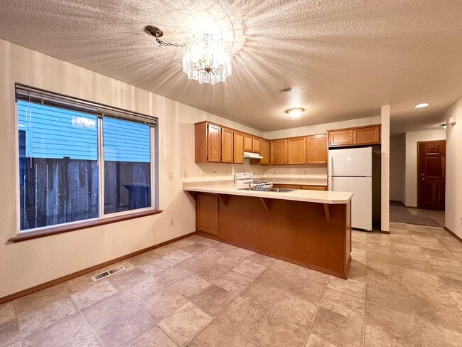 Building Photo - GREAT LOCATION!! 3bd/2ba Gresham home w/fe...