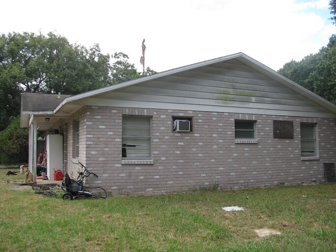 Building Photo - 407-412 Senate St