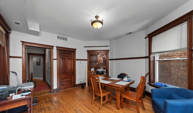 Foto del edificio - 3350 N Sheffield Ave