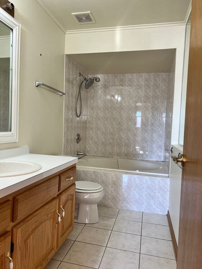 Foto del edificio - 5140 Shadow Creek Dr