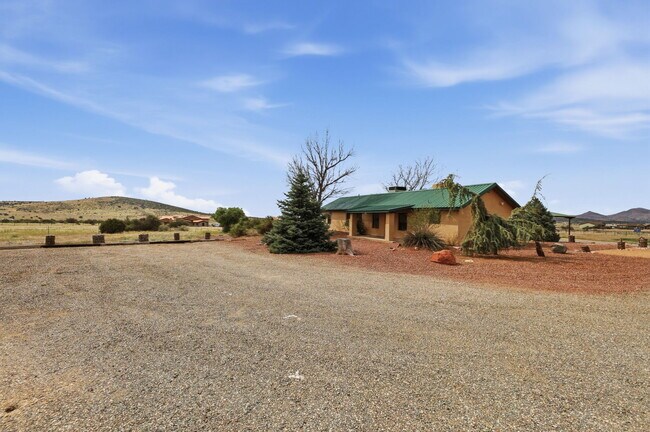 Building Photo - 13750 E Mingus Vista Dr
