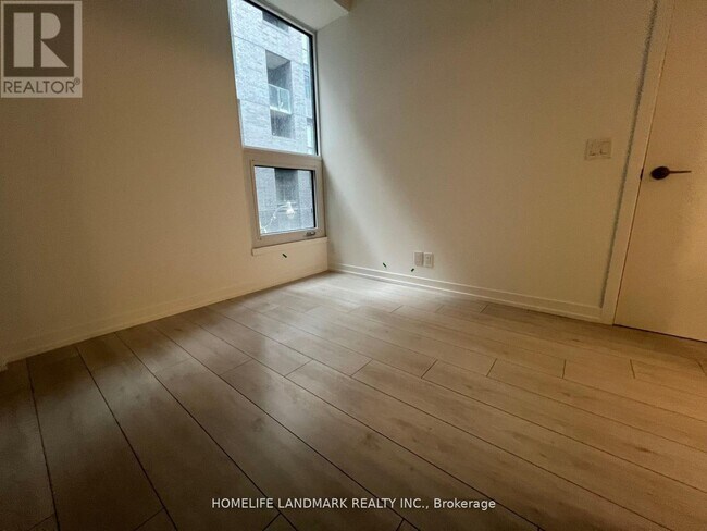 Photo du bâtiment - 55-355 Mercer St