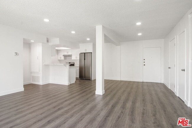 Building Photo - 9055 Alcott St