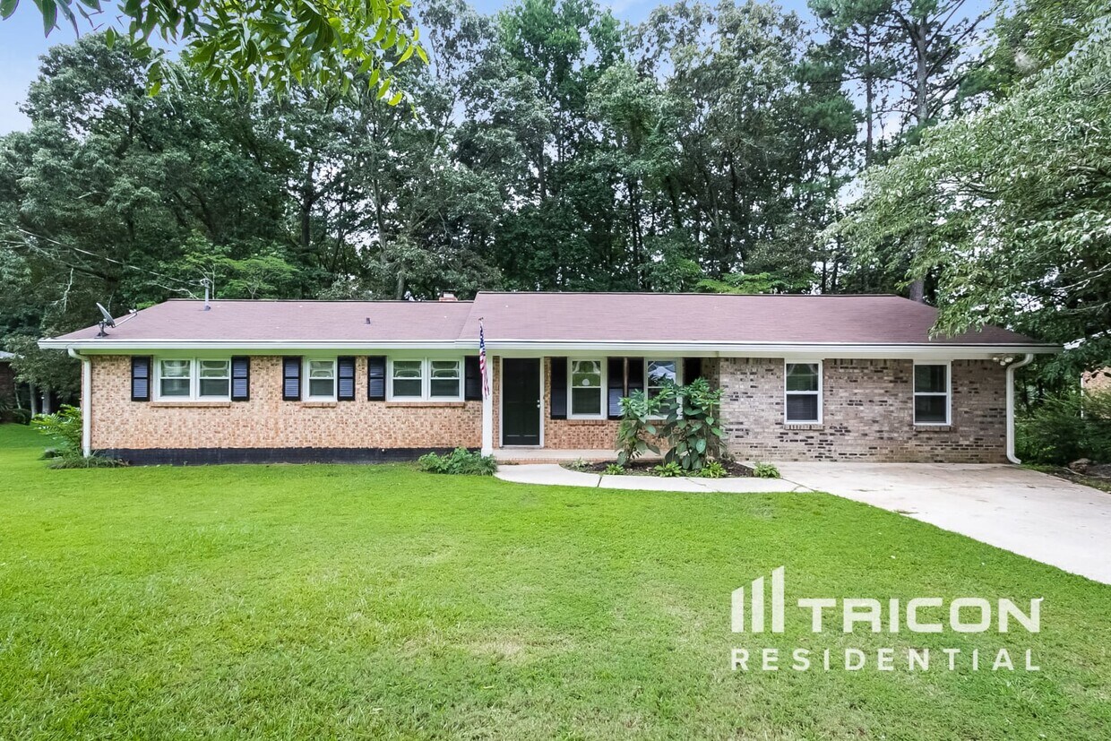 Foto principal - 6205 Dorsett Shoals Rd
