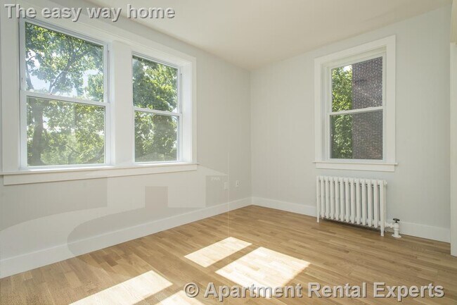 Foto del edificio - 136 Highland Ave