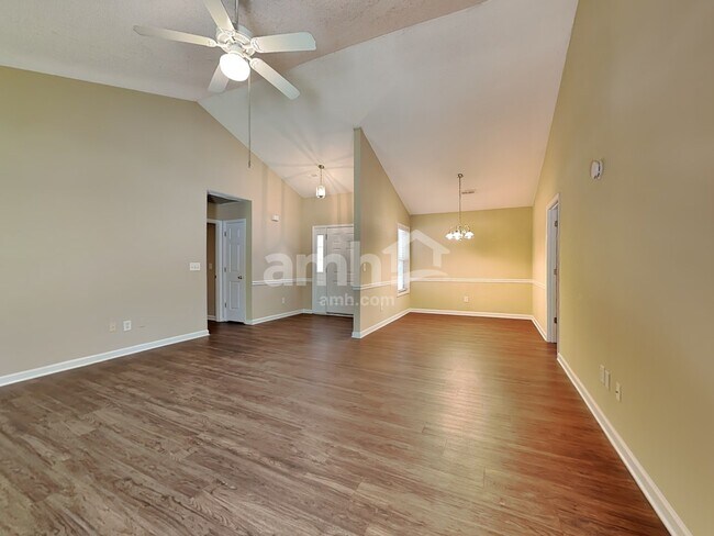 Foto del edificio - 213 Fiddlers Knoll Ct