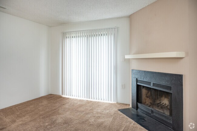 2BR, 1BA - 824SF - Country Club Apartments