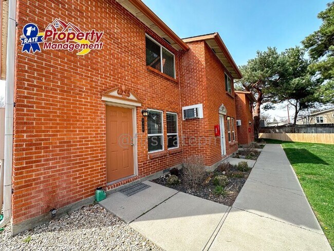 Foto del edificio - 6470 W Douglas St
