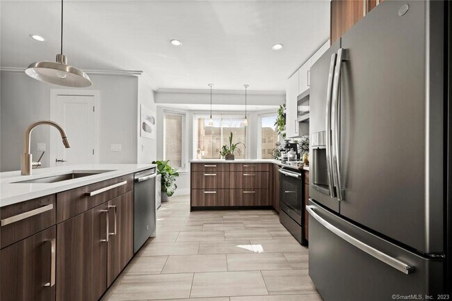 Building Photo - 1611 Washington Blvd