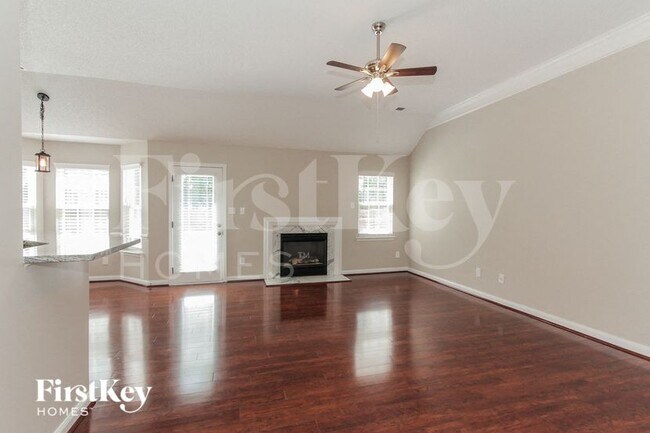 Foto del edificio - 2816 Emerald Meadow Ln