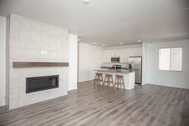 Foto del edificio - Charming 3 Bedroom 3 Bath 2 Story Home in Loveland!
