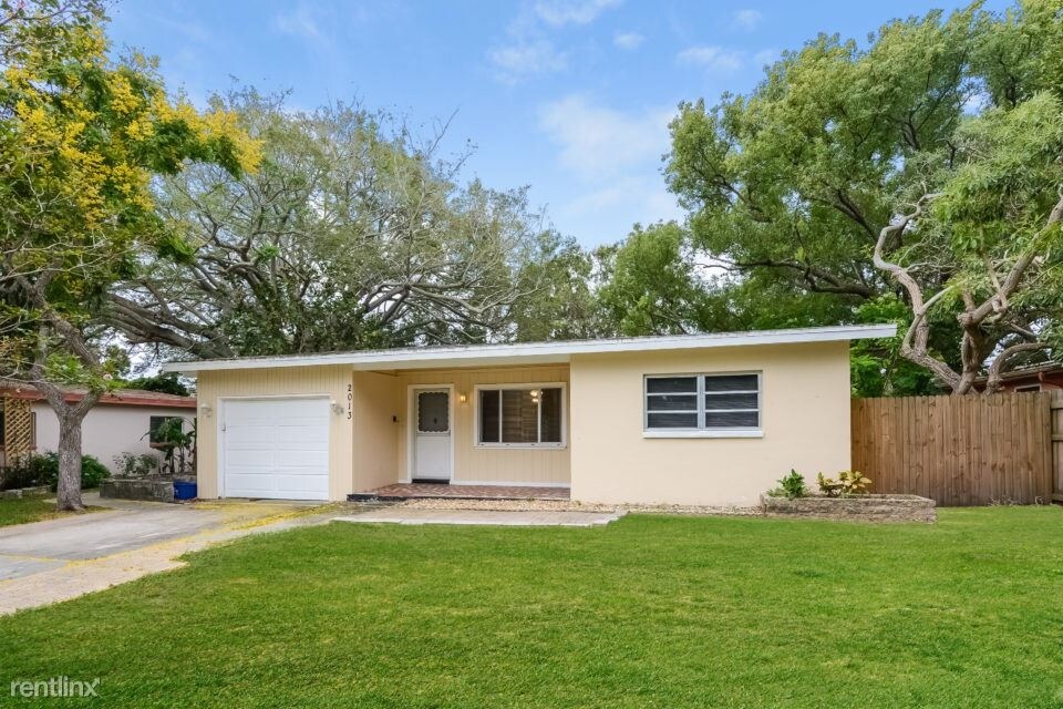 Primary Photo - 2013 Lake Citrus Dr
