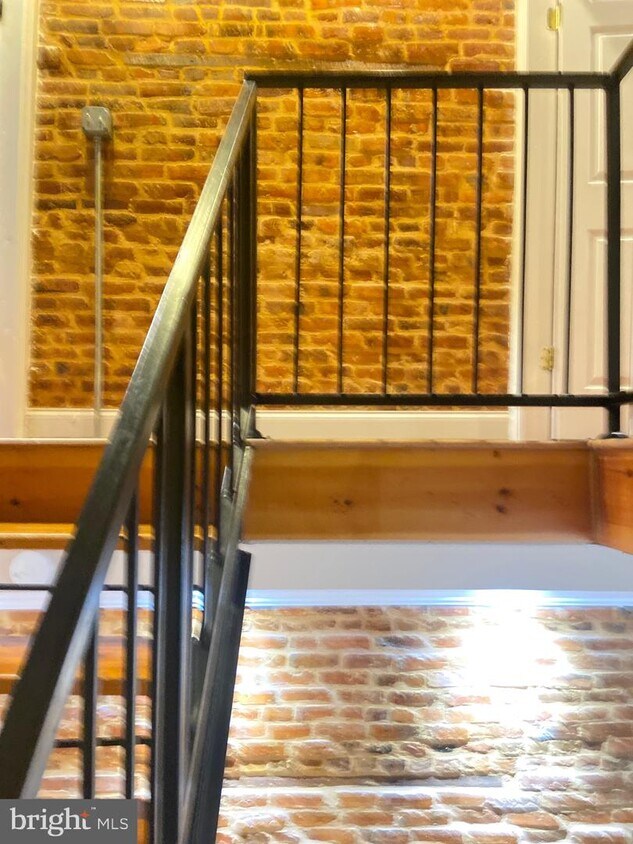 Foto principal - 1453 Washington Blvd