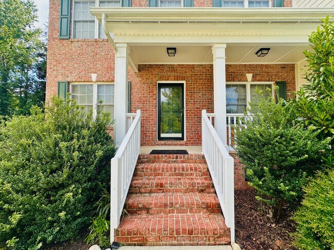 Foto del edificio - 5 BD, 4 BA Beautiful Wakefield Home