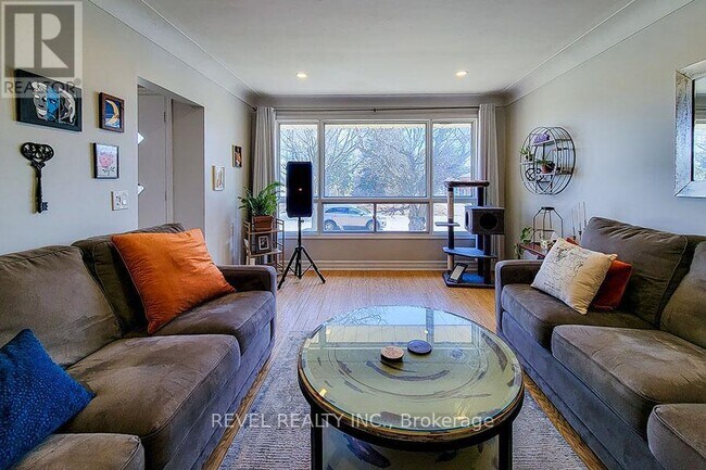 Building Photo - 25 Buckingham St