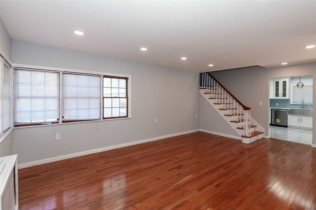 Building Photo - 3281 Parkway Dr