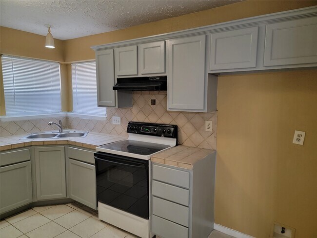 Foto del edificio - 13316 Firebrick Dr