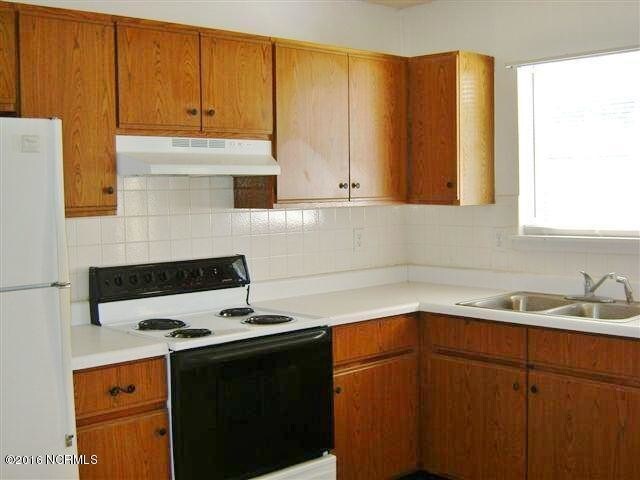 Building Photo - 213 Live Oak Ct