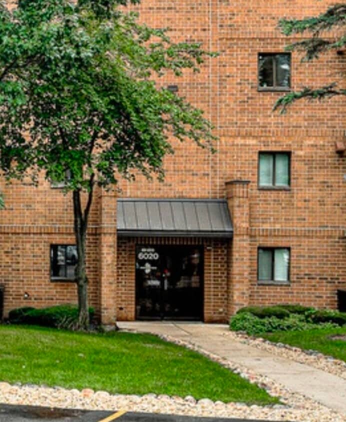 Primary Photo - 6020 Lake Bluff Dr