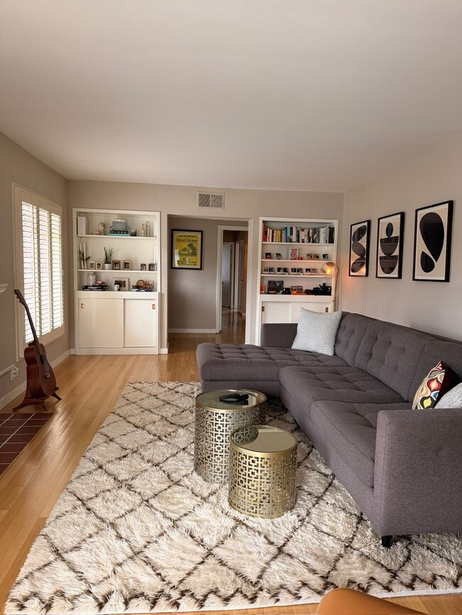 Building Photo - 3860 Linda Vista Ave