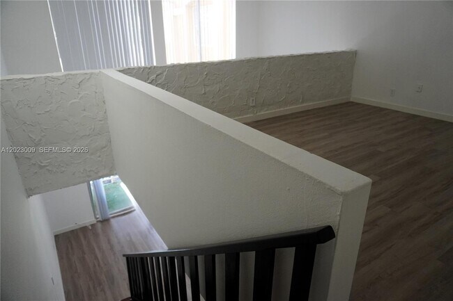 Foto del edificio - 17901 NW 68th Ave